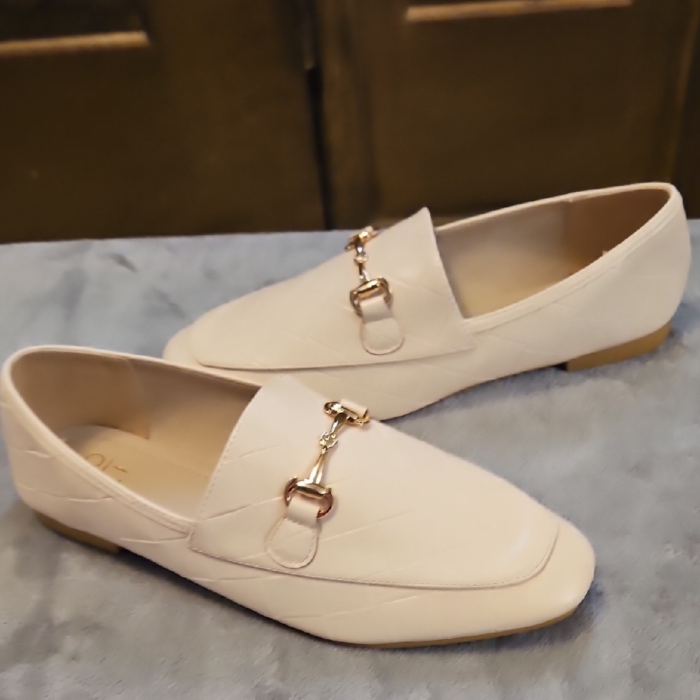 Elegant Cream Loafers
